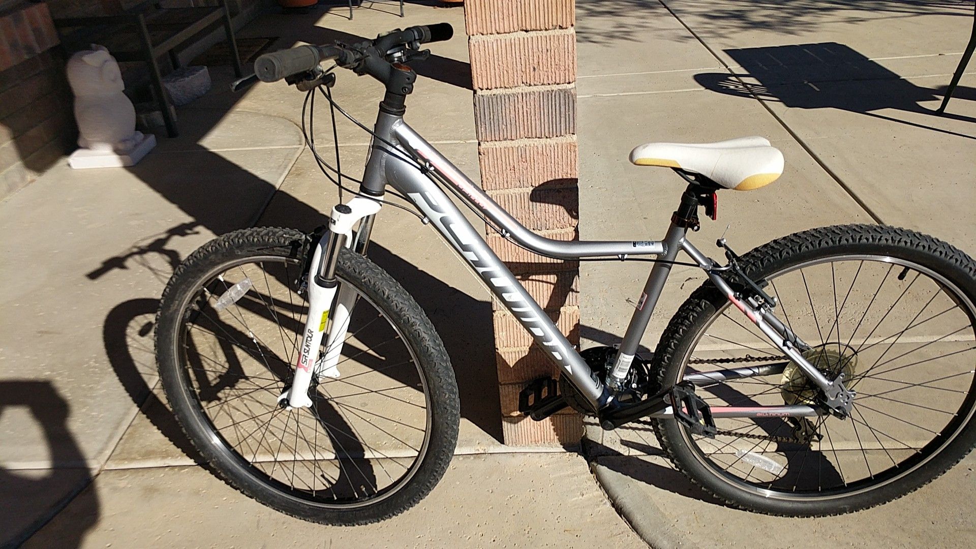 Schwinn Osito women s bike for Sale in Peoria AZ OfferUp