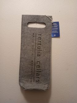 Bottle bag with tags
