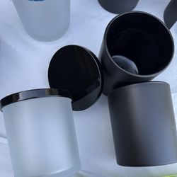 Glass jars, Containers with lids 