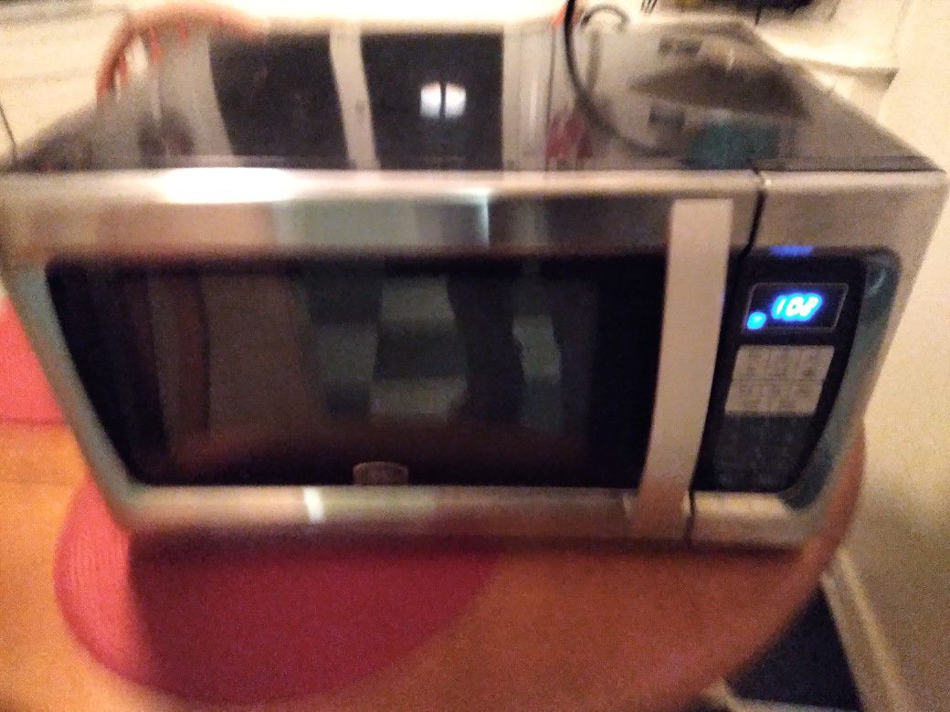 Household Black Stainless Steel Microwave Oven for Sale in Santa Ana, CA -  OfferUp