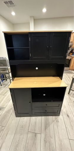 Kitchen cabinet