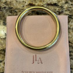 JLA  Gold Loop Bracelet 