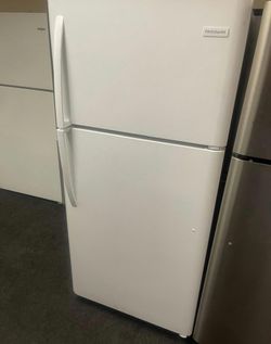 Frigidaire Top Freezer Refrigerator White