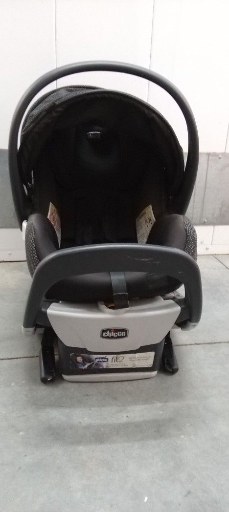 Chicco Fit2 Adapt Infant & Toddler Car Seat