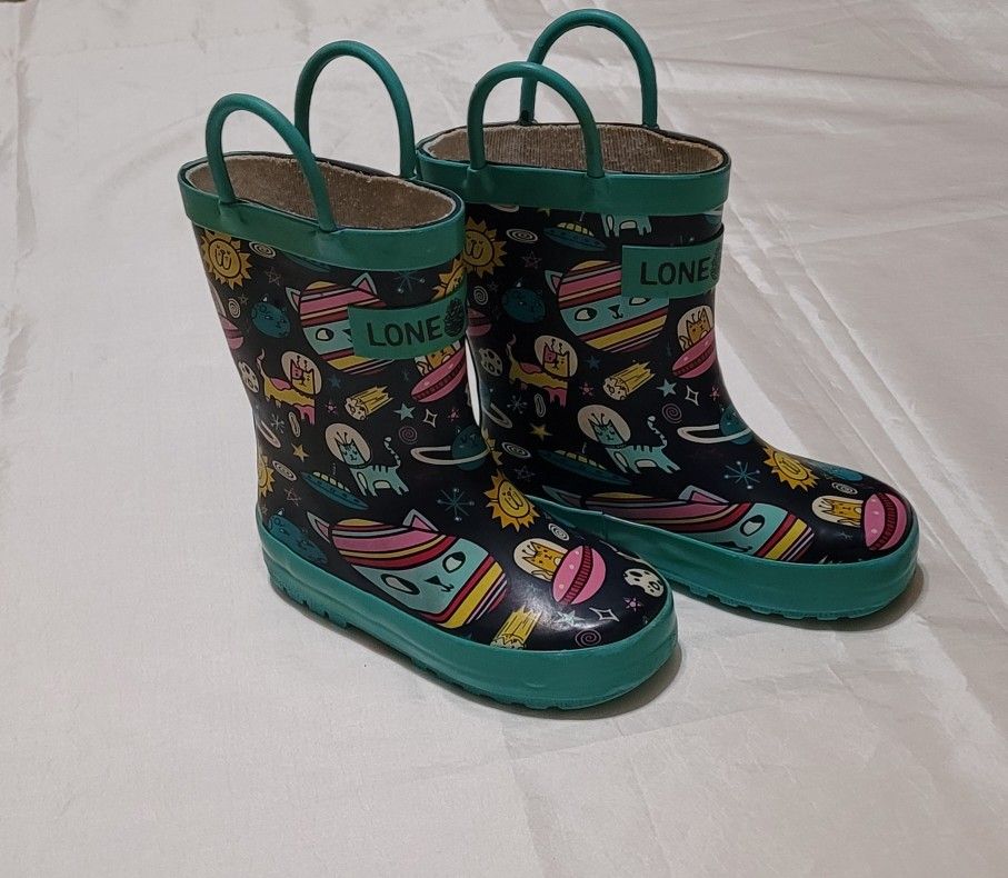 Lone Cone Rain Boots Shoes For Kids. Size 6 With Easy On Handles  Water Proof. Fairly Used.