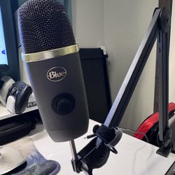 Blue Yeti Microwave With Boom Arm 
