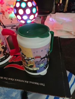 Vintage Walt Disney World All-Star Resorts Graphic Plastic Souvenir Cup!