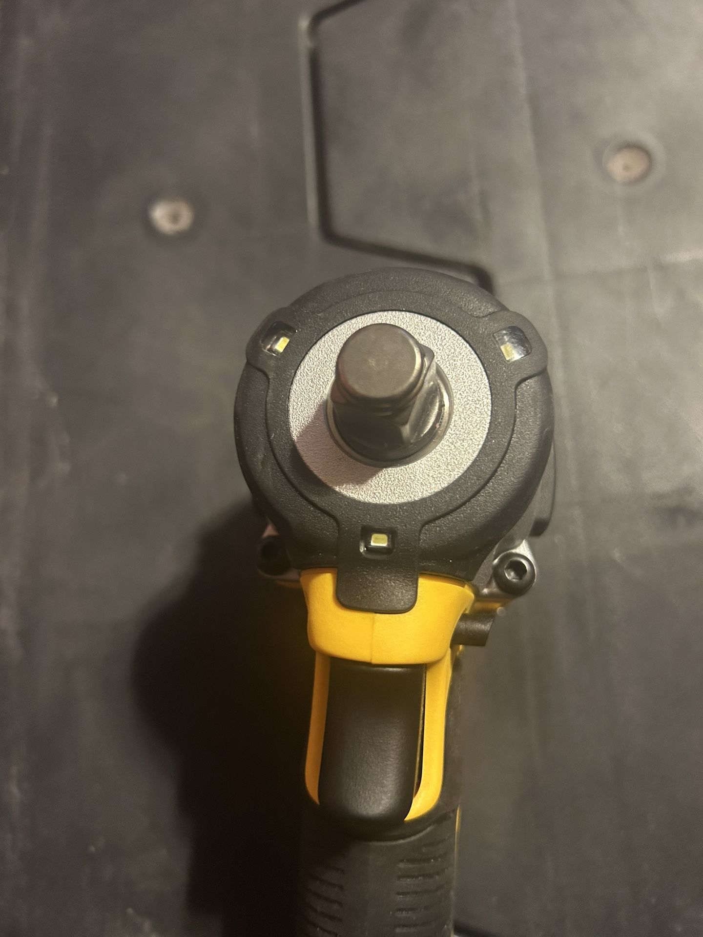1/2in impact wrench dewalt