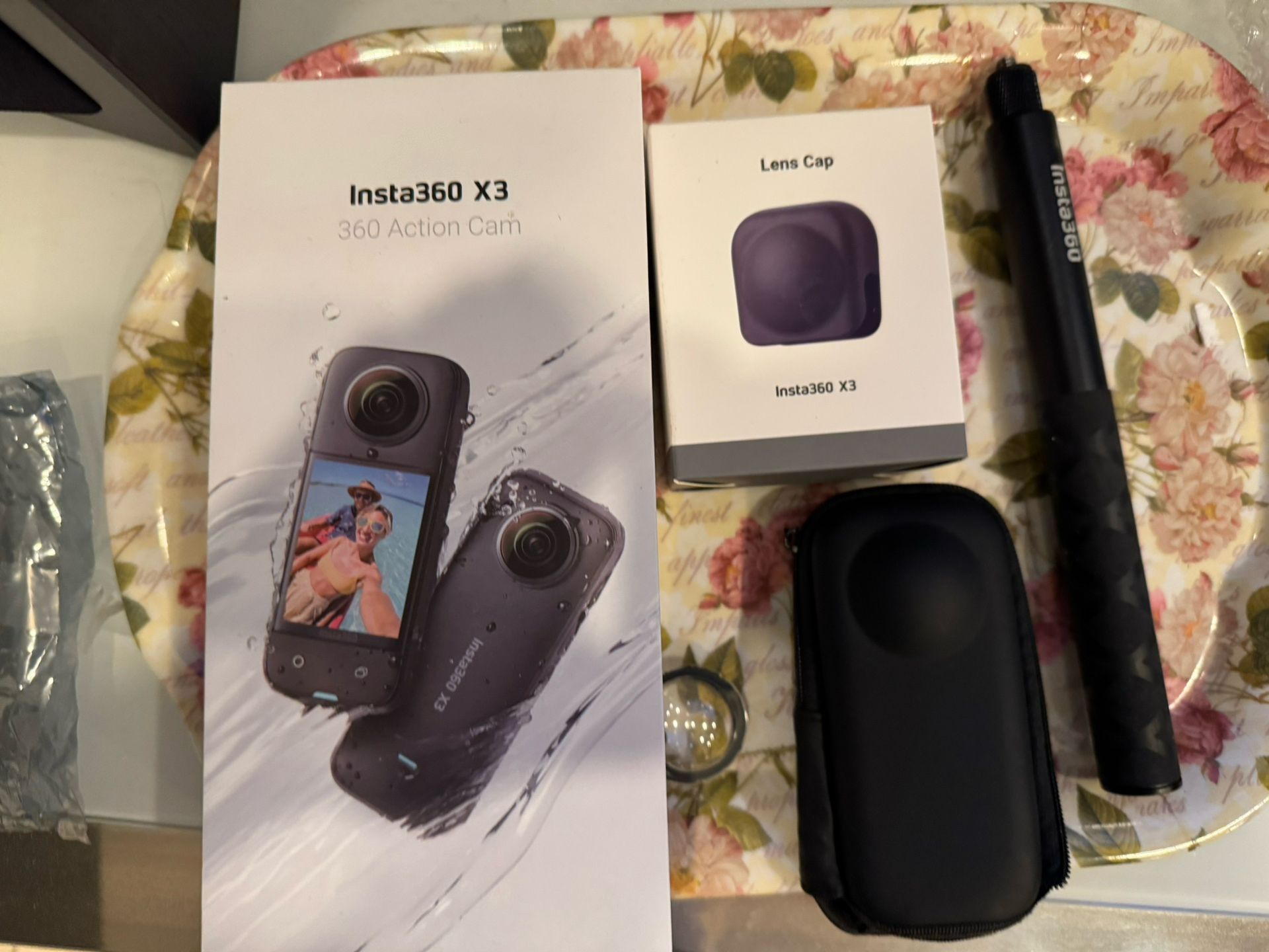 Insta360 X3 - Waterproof 360 Action Camera with 1/2" 48MP Sensors, 5.7K 360 Active HDR Video, 72MP 360 Photo, 4K Single-Lens, 60fps Me Mode, Stabiliza