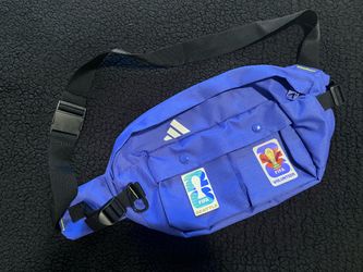 FIFA volunteer fanny pack/belt bag with detachable Seattle patch
