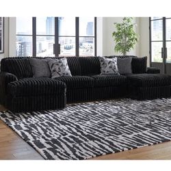 Lindyn couch