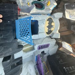  Imaginext Batman Batcave & Joker Funhouse. 