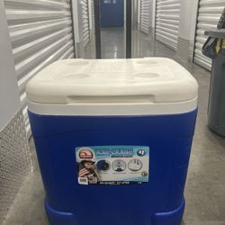 Igloo 60q Roller Cooler