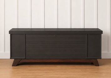 Cedar storage chest or bench