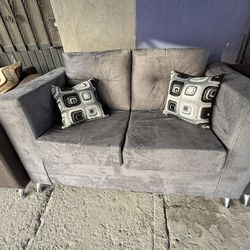 Brand New 2 Piece Living Room Set 