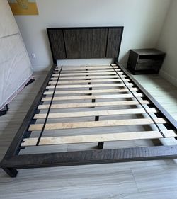Queen Bed Set With Dresser & Side Table