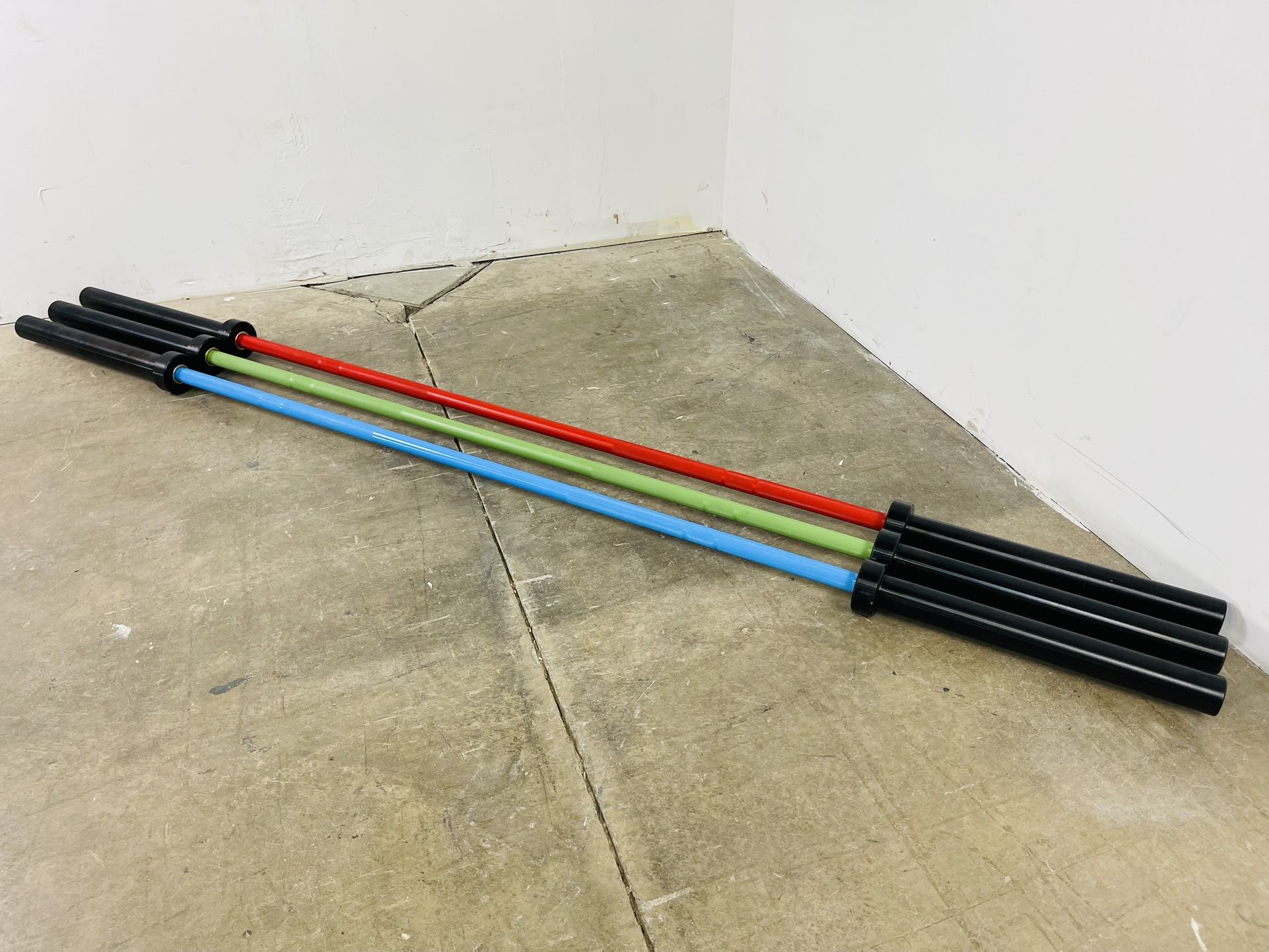Olympic Barbell - Powerlifting Bar - Cerakote Bar - Workout - Gym Equipment