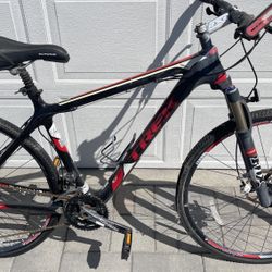 Trek's all-carbon Superfly