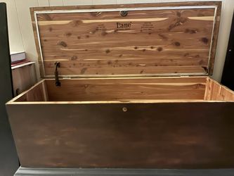 Refurbished Lane Cedar Chest, Lock included