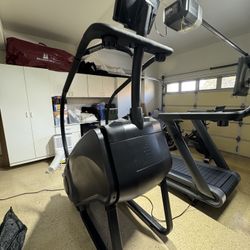 StairMaster StepMill 5 – Commercial Stair Climber 