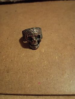 Skull ring