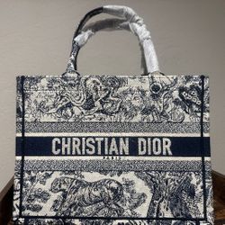 Dior Purse Big Bag.  299$ Obo