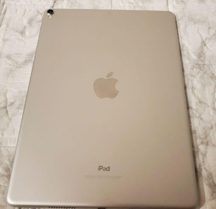 203 iPad Pro 10.5-inch 256GB Wi-Fi Silver