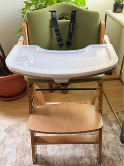 Abiie Beyond Junior Y High Chair for babies toddlers