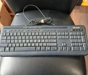 Microsoft Wired Keyboard 600. USB Plug-In. Tested.