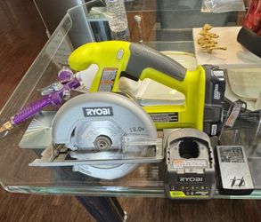 Ryobi circular saw 5 1/2 like new