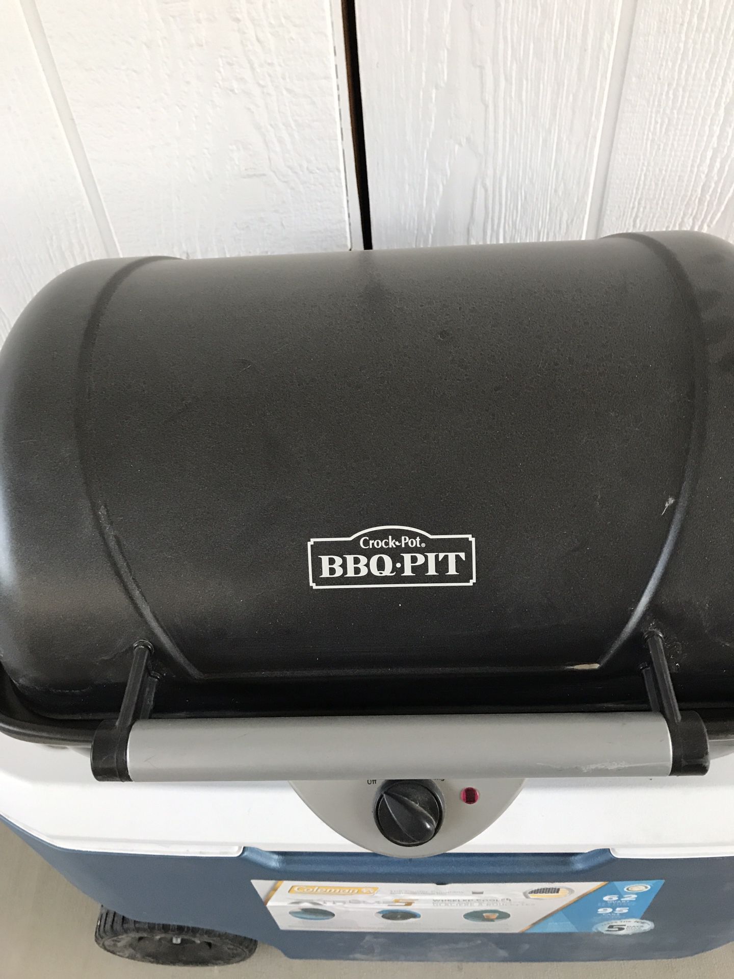Electric Crock Pot Barbecue Pit, good condition