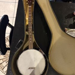 Vintage Banjos In Case In Good Shape