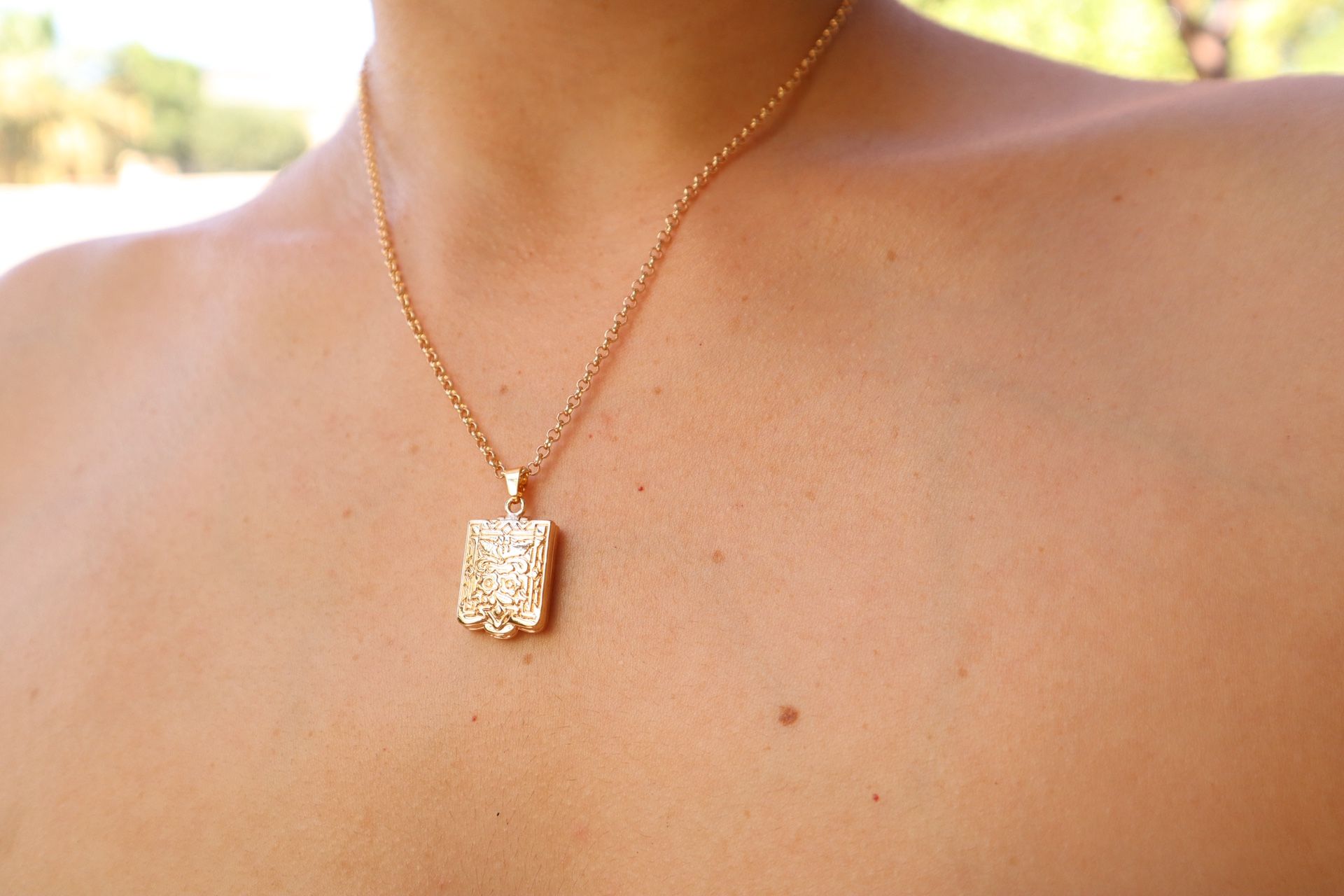 Unique Rectangle Locket Necklace (Magnetic)