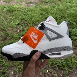 Jordan Retro 4 White Cement Size 9 