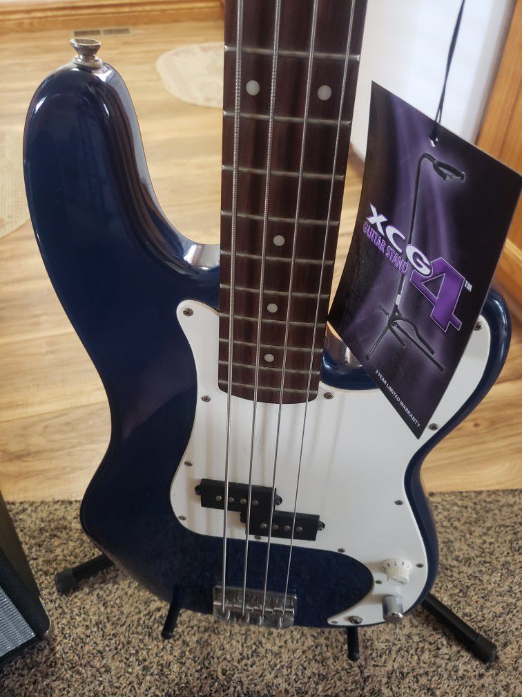 Squire  By Fender Bass