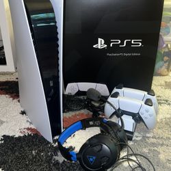 PS5 Digital Edition Bundle – 2 Controllers + Charging Dock + Turtle Beach Headset