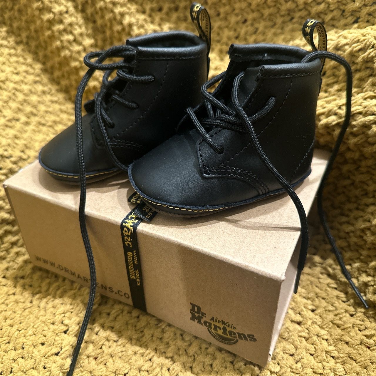 Infant dr martens