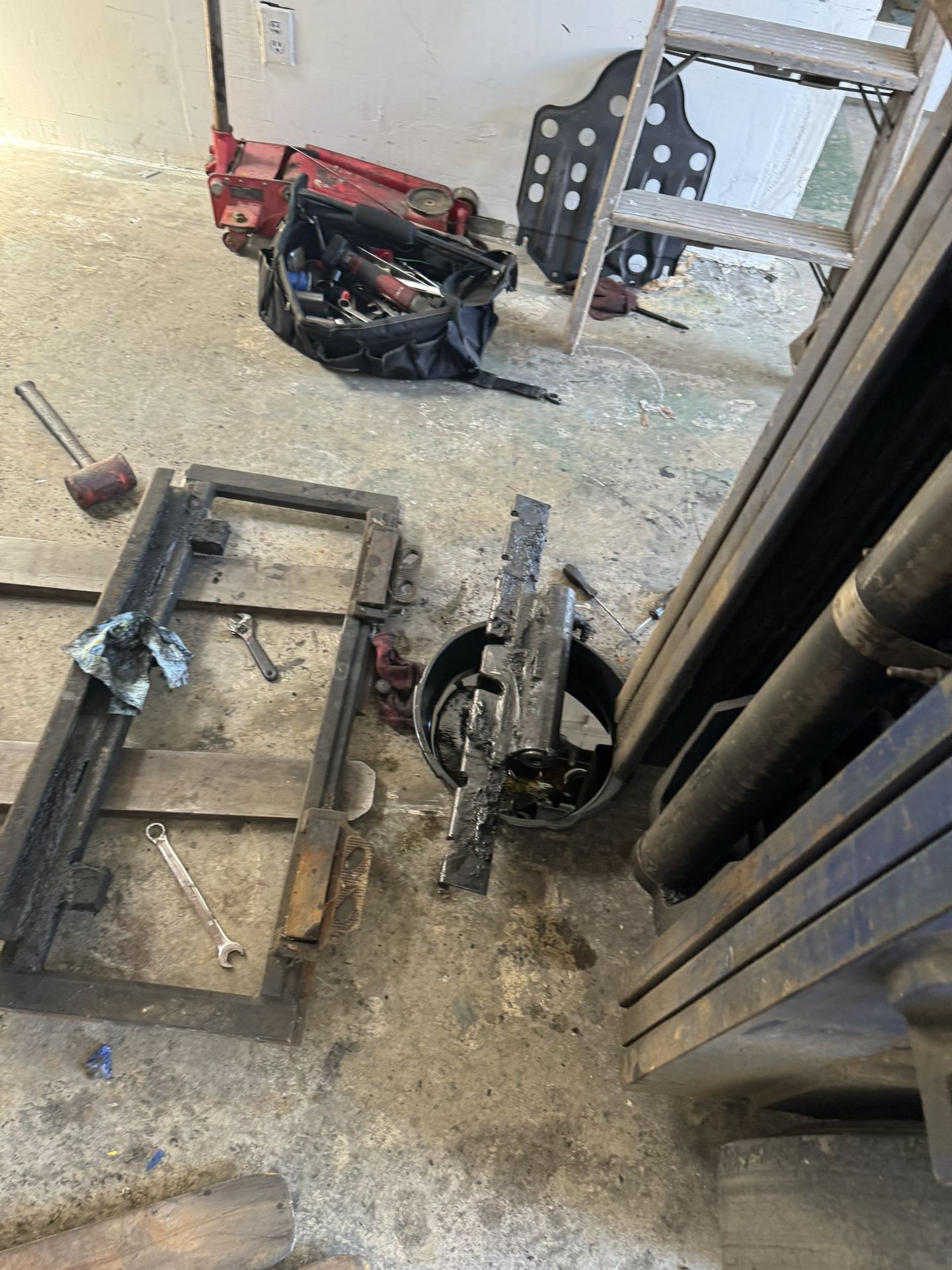 Forklift Mechanic