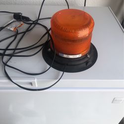 Ecco 6550 Strobe Beacon Light With Magnetic Base And 12 Ft Cord