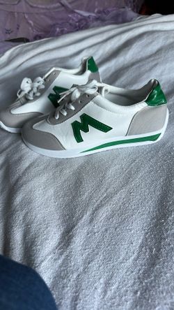 Shoes Side 7      6 Bucks Brand New 