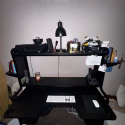 FREDDE Gaming Desk | 1 Year Old