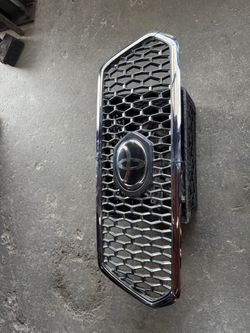 2018 Toyota Tacoma grill