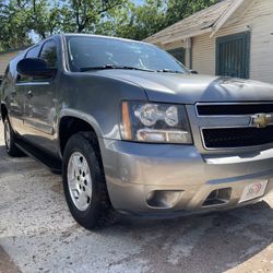 2007 Chevrolet Suburban!!! In House Finance