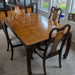 Exquisite Dining Room Set 