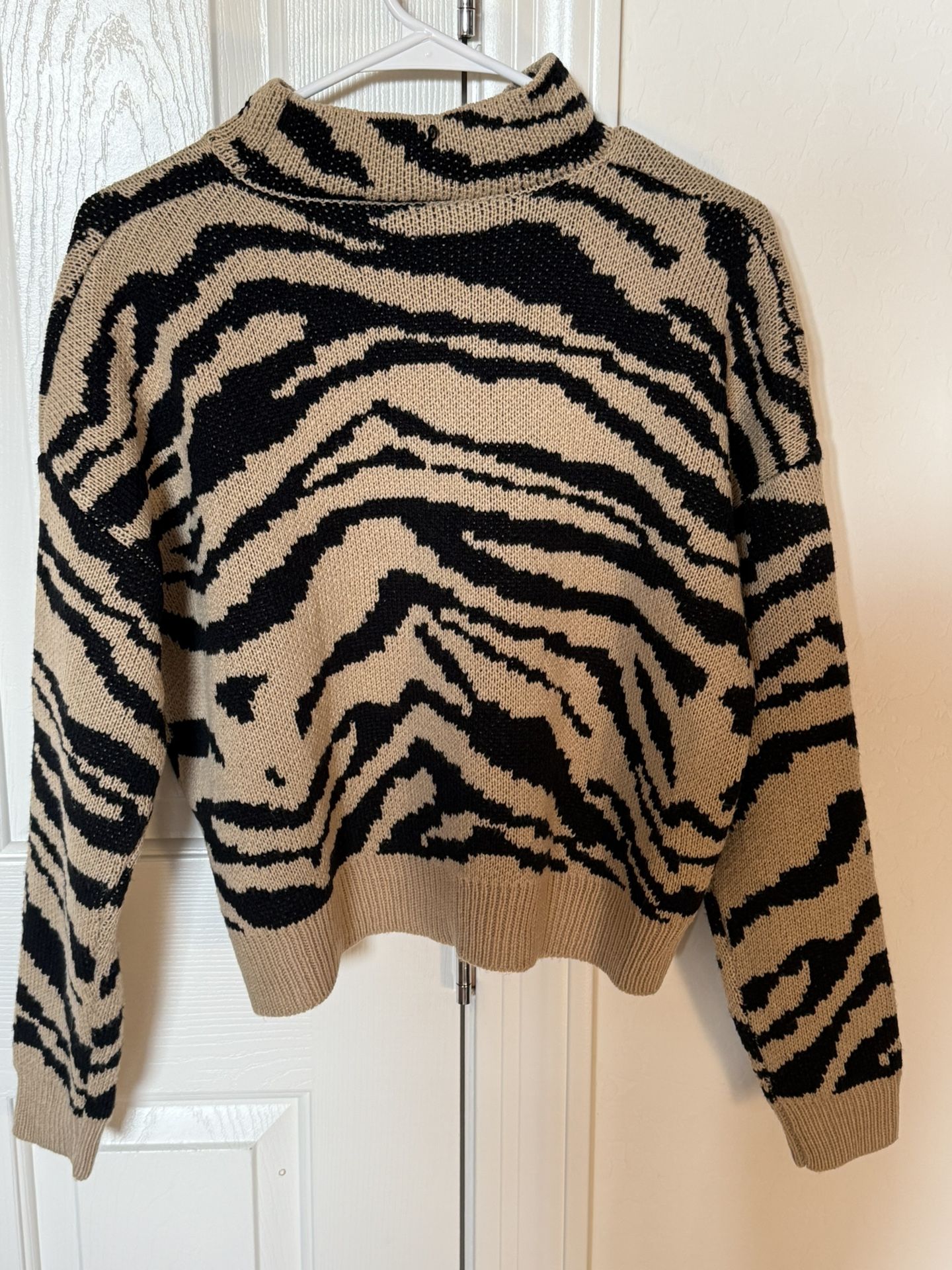 SHEIN Woman’s Zebra Print Sweater Sz Small