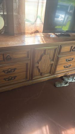 Dresser
