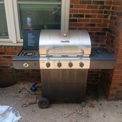 Char-Broil Propane Grill  With Sideburner