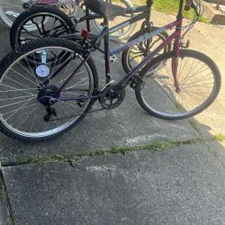 Purple/pink Women’s Bike 