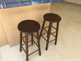 2 wooden bar stools
