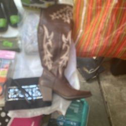 Cowgirl Boots Size 6